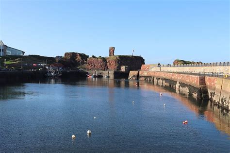 Dunbar Castle In Dunbar - Fabulous North