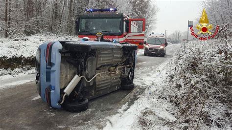 Auto Ribaltata A Malgesso VareseNews Foto