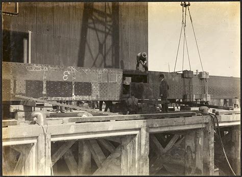 Photograph Floating Crane Lifting Inter Shed Queens Wharf 1913 New