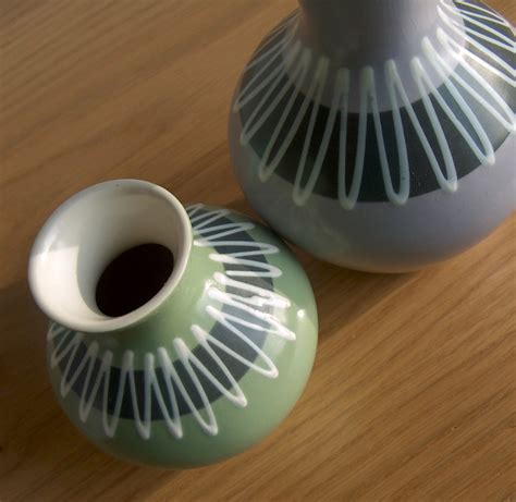 Potshots: Hornsea slipware vases. Smart zig-zags from 1963