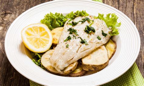 Pescado Al Perejil Con Papas Al Horno Calor As Fitia