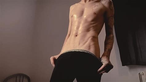 I AM HORNY AND I WANT CUM Pornhub Gay