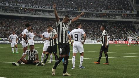 Pitacos Botafogo Terá Maratona De Jogos Fora De Casa E Decisões Chegou A Hora De Priorizar