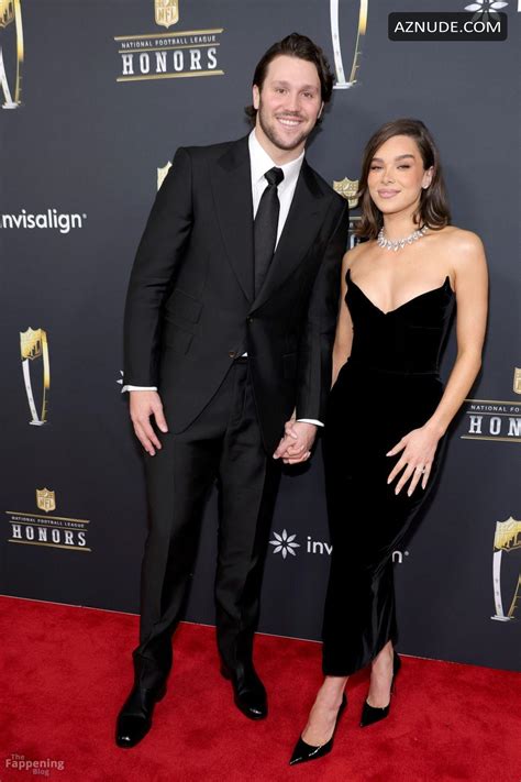 Hailee Steinfeld Sexy Seen With Josh Allen Showing Off Her Hot Cleavage At Nfl Honors In New