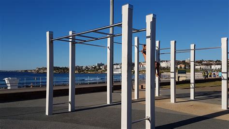 Bondi Park Outdoor Gym Bondi Beach Robinhood The Free Open Air Gym