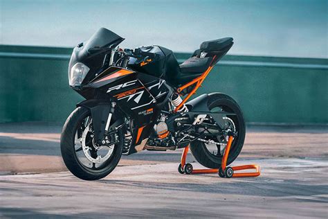 KTM RC 200 Price- Images, Colours, Specs & Reviews