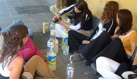 Jóvenes en riesgo al consumir alcohol vía anal y vaginal Poblanerías en línea