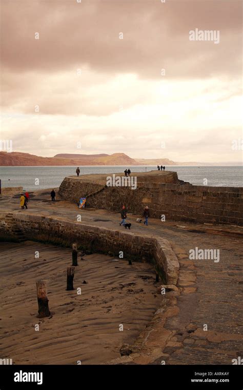 Cobb Lyme Regis Steps Hi Res Stock Photography And Images Alamy