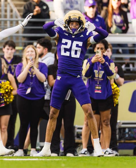 Washington Husky Football... - Washington Husky Football