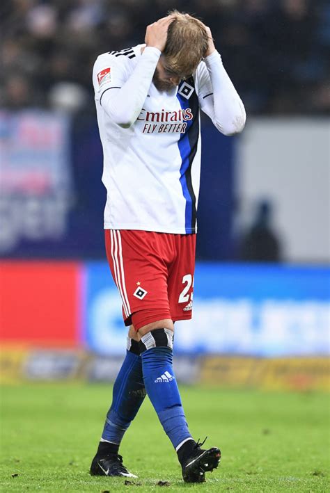 Kurioser Mini Vertrag Ex Hsv Profi Nach Drei Monaten Schon Wieder