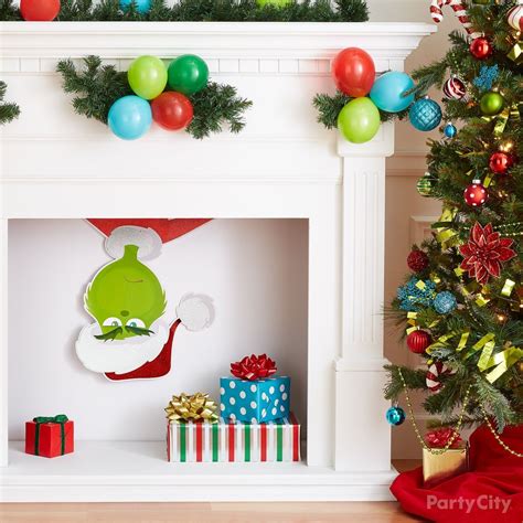 Grinch Christmas Decorating and Party Ideas | Party City