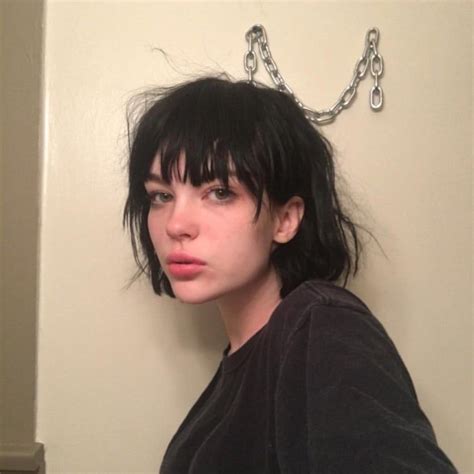 𝐩𝐢𝐧𝐭𝐞𝐫𝐞𝐬𝐭 𝐚𝐞𝐬𝐭𝐡𝐞𝐭𝐢𝐜𝐥𝐱 Short Grunge Hair Black Hair Bangs Short Hair With Bangs