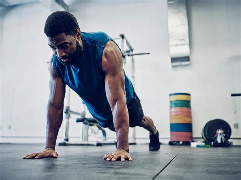 How Many Pushups Men Should Be Able to Do Per Day for Workouts