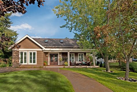 West Coast Cottage Style Bungalow Home In British Columbia