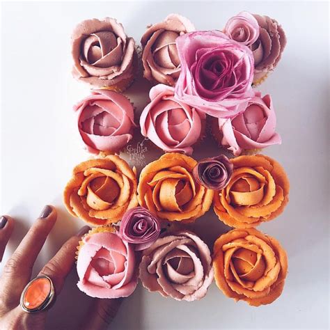 Sophia Mya Cupcakes On Instagram Autumn Blooms Using Wiltoncakes