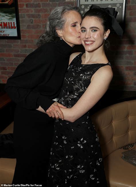 Margaret Qualley Página 6