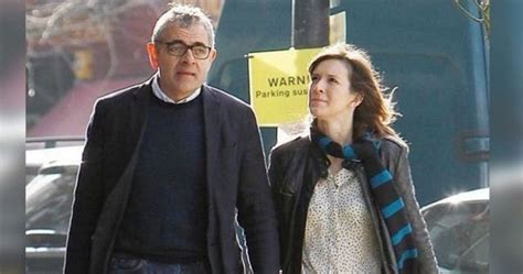 rowan atkinson biography height weight age movies wife family