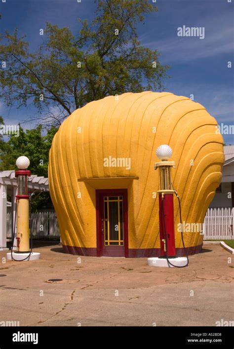 Historic Shell Shaped Shell Service Station In Winston Salem Nc Usa