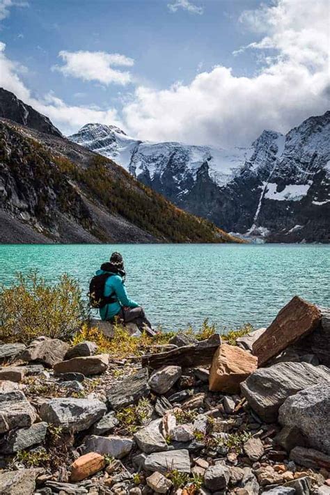 Lake of Hanging Glaciers in British Columbia | Get Inspired Everyday!