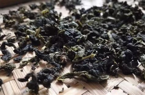 Magical Tieguanyin tea stalk | China Tea Leaf