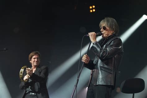 5 A M News Jacques And Thomas Dutronc In Full Success The Father