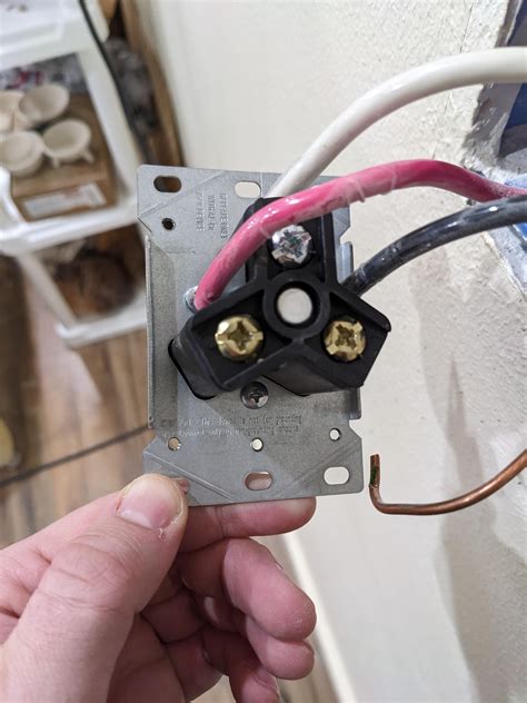 Question on replacing 240 volt outlet : r/electrical