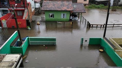 TEMPORAL PROVOCA ALAGAMENTOS EM FLORIANÓPOLIS Belafm