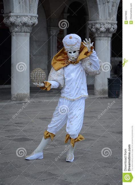 Carnival masks in venice editorial photography. Image of disguise - 85679902