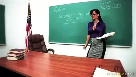 El coño de milf super caliente de Lisa Ann es follado por Manuel Ferarra lencería grandes