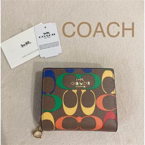 Coach コーチ 二つ折り財布 シグネチャー レインボー カラフル 驚きの価格が実現！ Swimmainjp