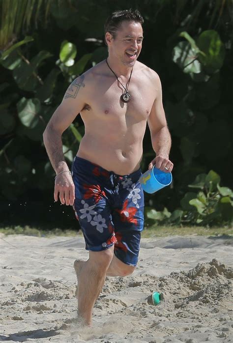 10 Hot Sexy Robbie Downey Bikini Pics