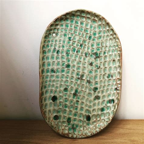 Handbuilt pottery plate. | Cerámica