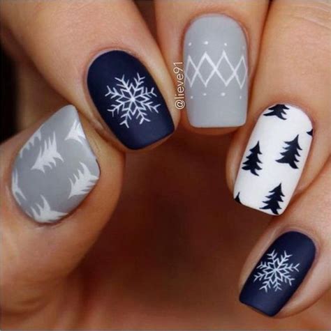 15 Diseños navideños para decorar tus uñas Trendy nails Holiday