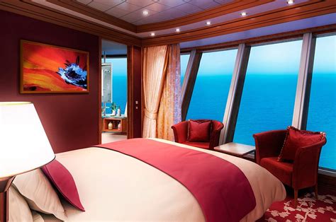 Norwegian Dawn Cruises 2019-2020 | Reviews & Itineraries