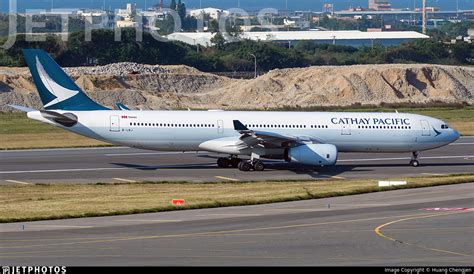 B Lbj Airbus A Cathay Pacific Airways Huang Chengjen