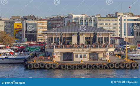 Kadikoy Iskelesi Terminal Istanbul Editorial Stock Photo - Image of ...