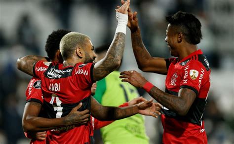 Gabigol Everton Ribeiro e Arrascaeta não jogarão na estreia do elenco