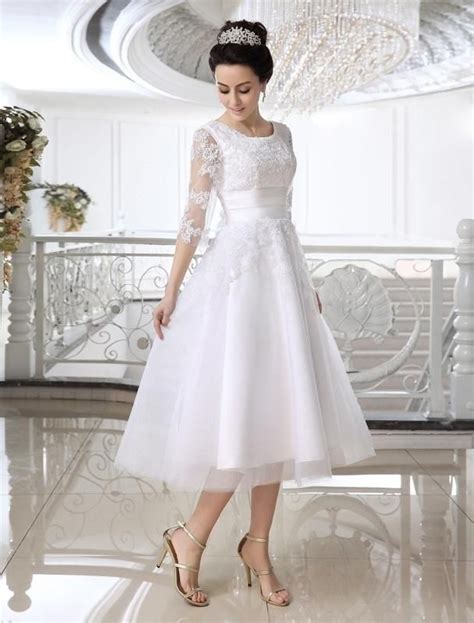 Simple Wedding Dresses 2021 Short Lace Applique Illusion Half Sleeve