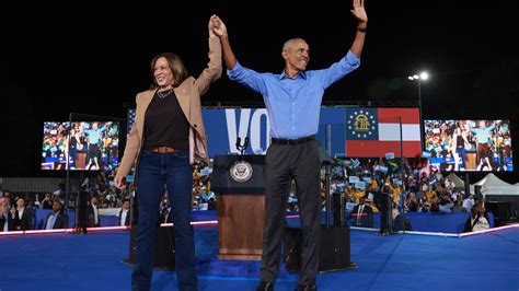 Yes We Can Les Images De Barack Obama Et De Kamala Harris Pour Leur