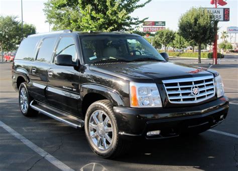 2005 Cadillac Escalade Information And Photos Momentcar