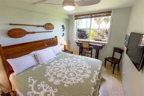 Master Bedroom Maui Guidebook