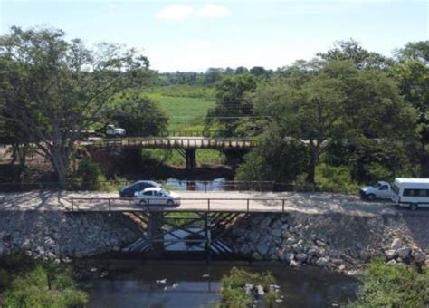 PEMEX Trabaja En El Puente Laguna El Santuario