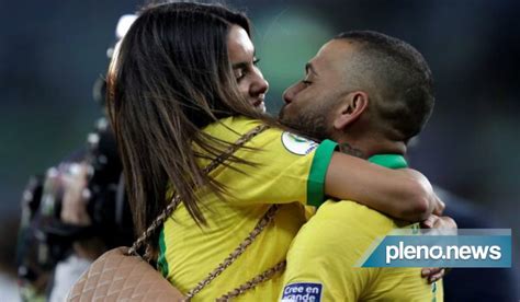 Alves escreve carta para ex esposa Lamento sua decisão Esportes