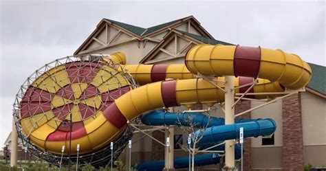 Indoor waterpark resort offers rooms at less than $100 in Colorado ...