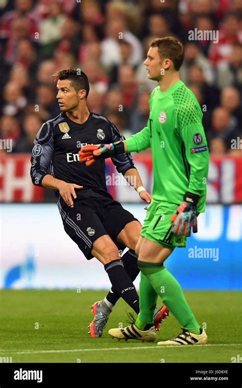 Madrids Cristiano Ronaldo L And Munichs Manuel Neuer Watch The Ball