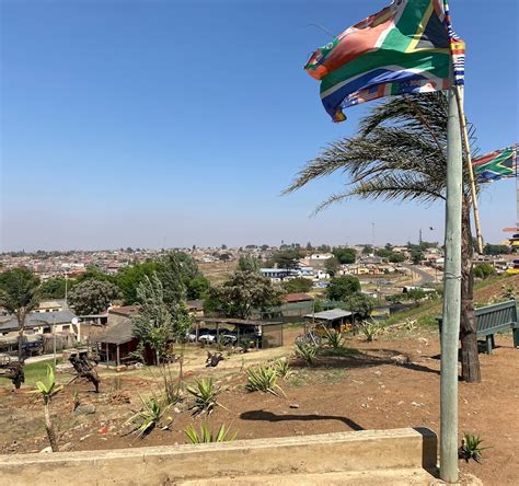 Lebo’s Soweto Backpackers Bnb Finder