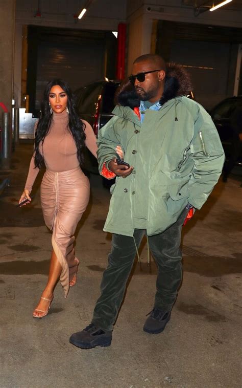 Photo Kim Kardashian et son mari Kanye West se baladent ensemble à