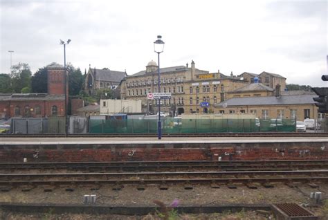 Huddersfield Station © N Chadwick Geograph Britain And Ireland