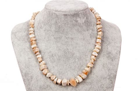 Бусы из лунного камня купить недорого в интернет-магазине Малахитовая ...