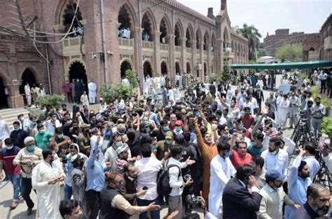 لاہور مسلم لیگ ن کے صدر شہباز شریف کی عبوری درخواست ضمانت منظور ہونے